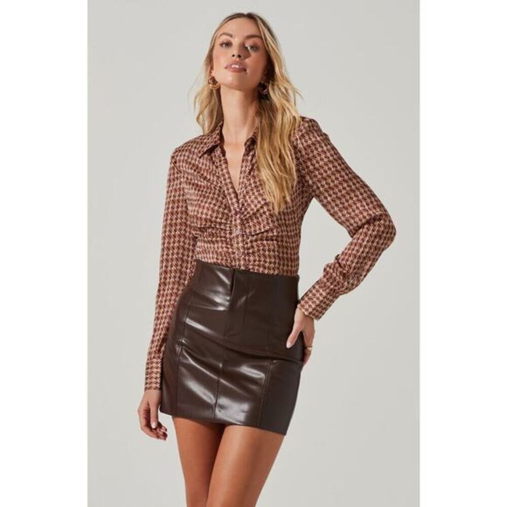 ASTR the Label Ruched Button Up Top 70s Revolve Style No.‎ ASTR-WS308.